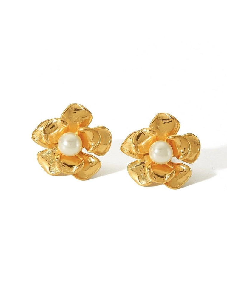 Layla stud earrings