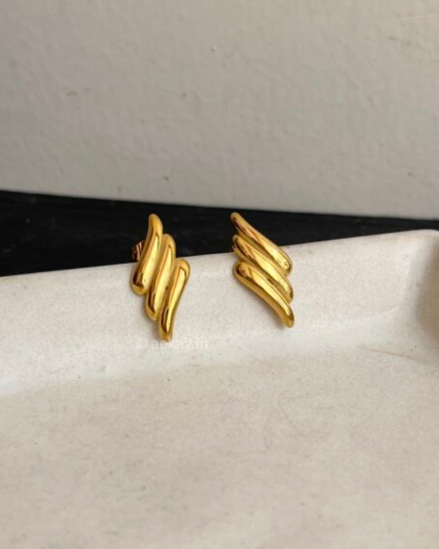 Wing-woman mini studs